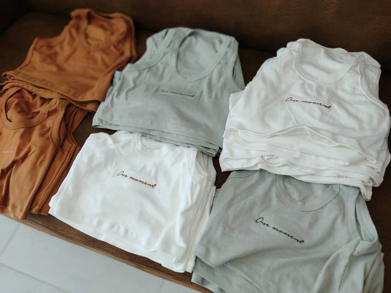รับปักเสื้อกล้ามผู้หญิง
