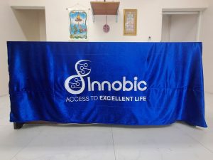 รับปักผ้าปูโต๊ะ