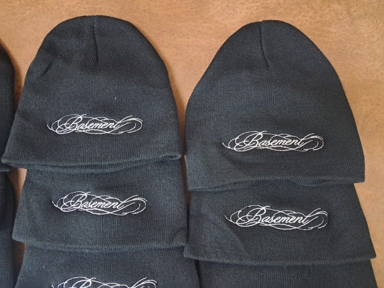 รับปักหมวกไหมพรม