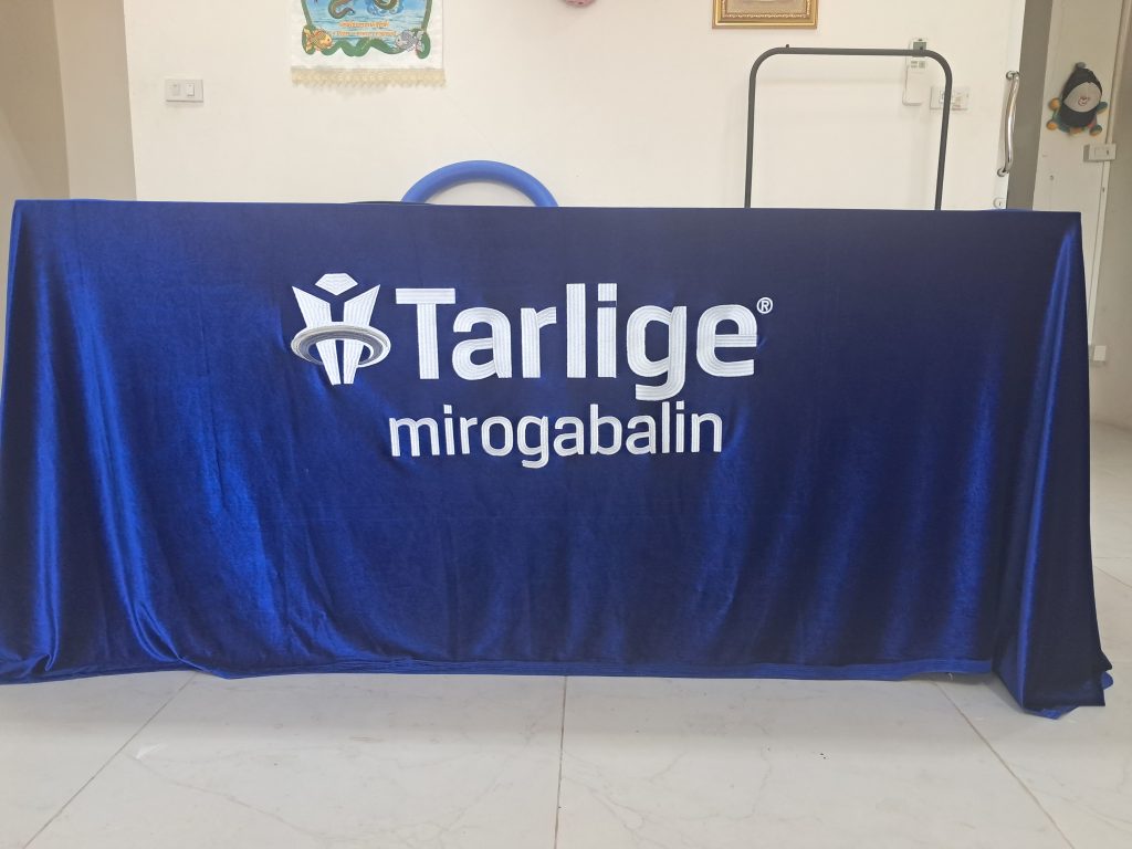 รับปักผ้าปูโต๊ะ