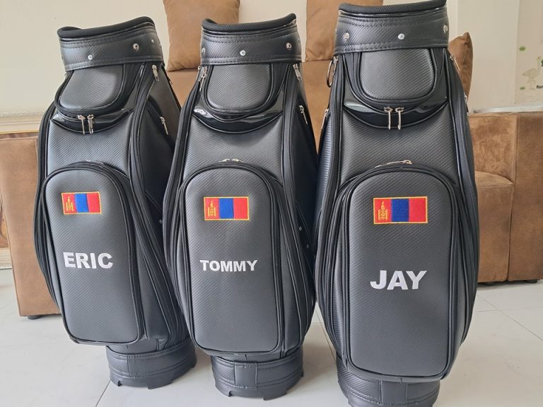 ปักธงชาติถุงกอล์ฟ