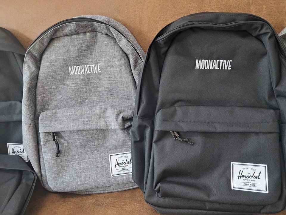 รับปักกระเป๋าสะพาย