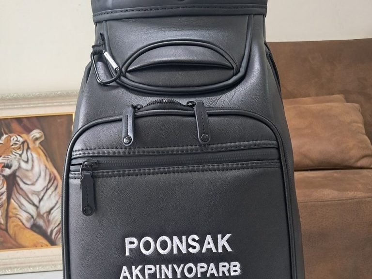 ปักโลโก้และชื่อถุงกอล์ฟ VESSEL